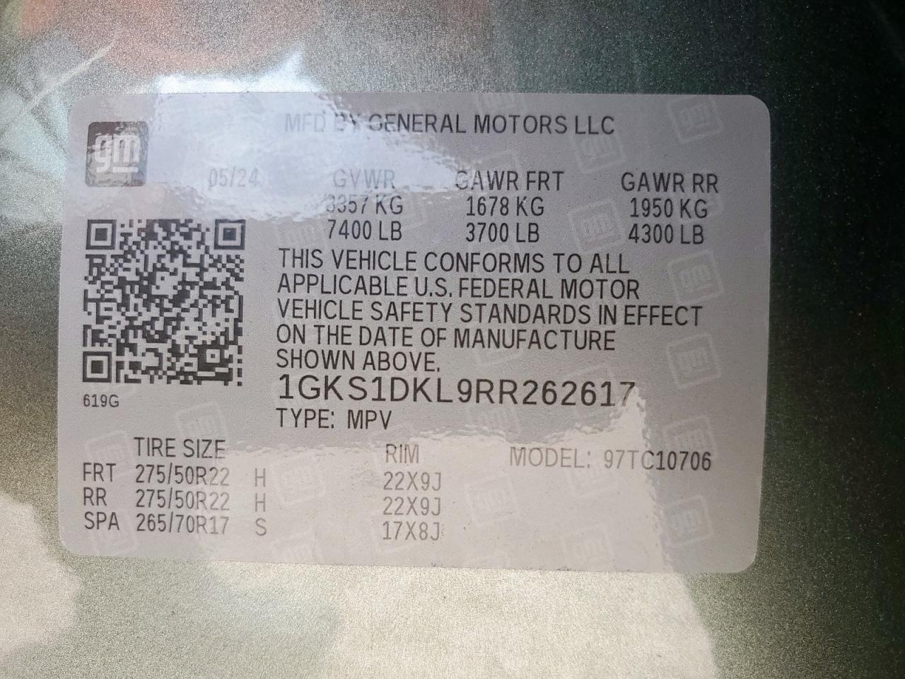 GMC Yukon Denali Image 8