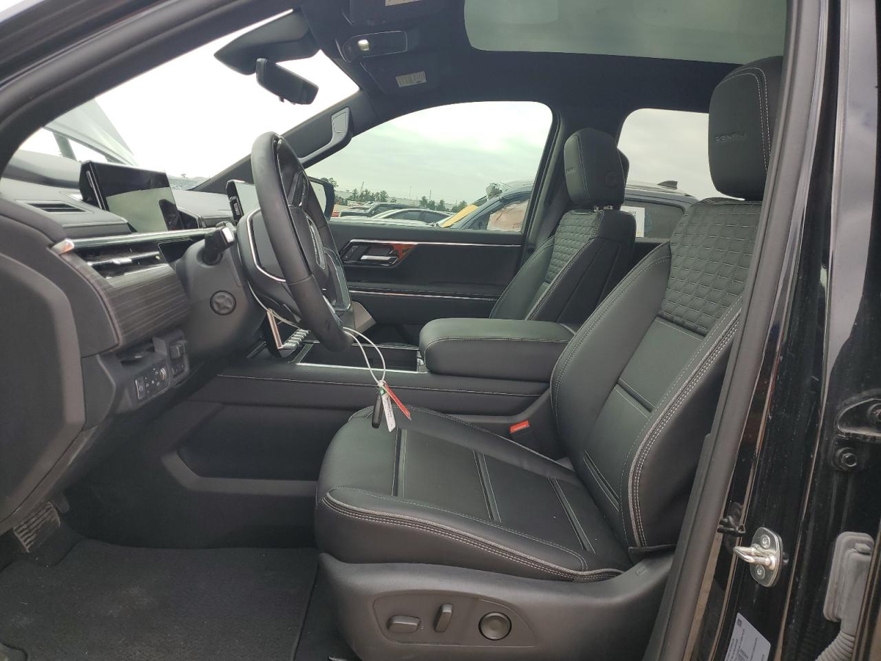 GMC Sierra Denali Image 11