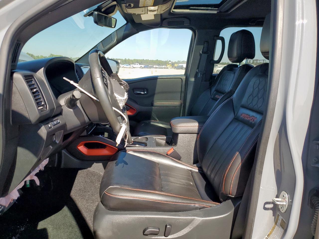 Nissan Frontier S Image 12