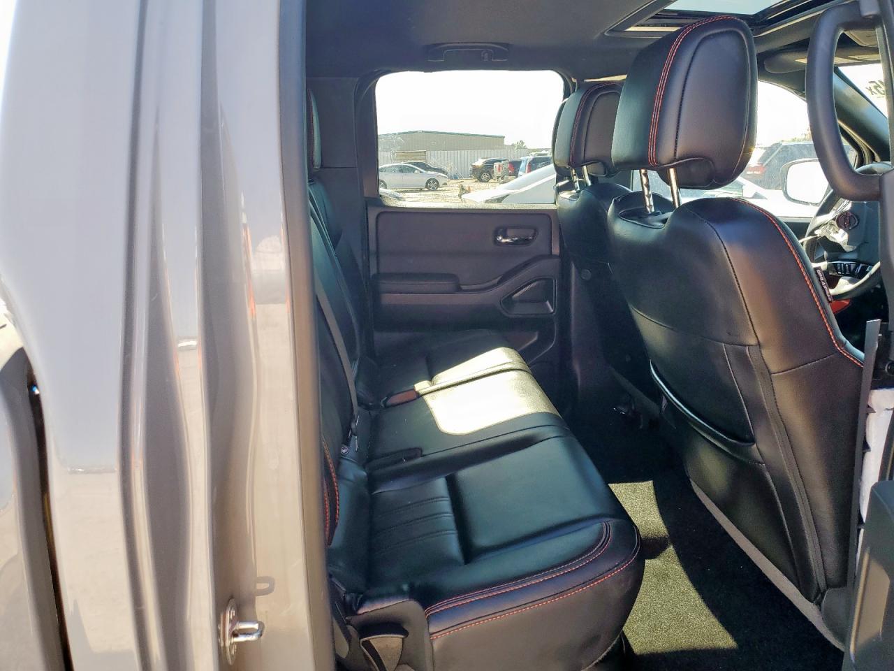 Nissan Frontier S Image 6