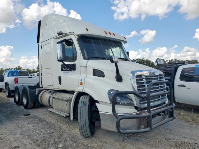  Salvage Freightliner Cascadia 1