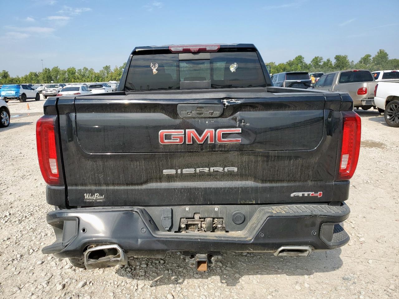 GMC Sierra K1500 At4 Image 2