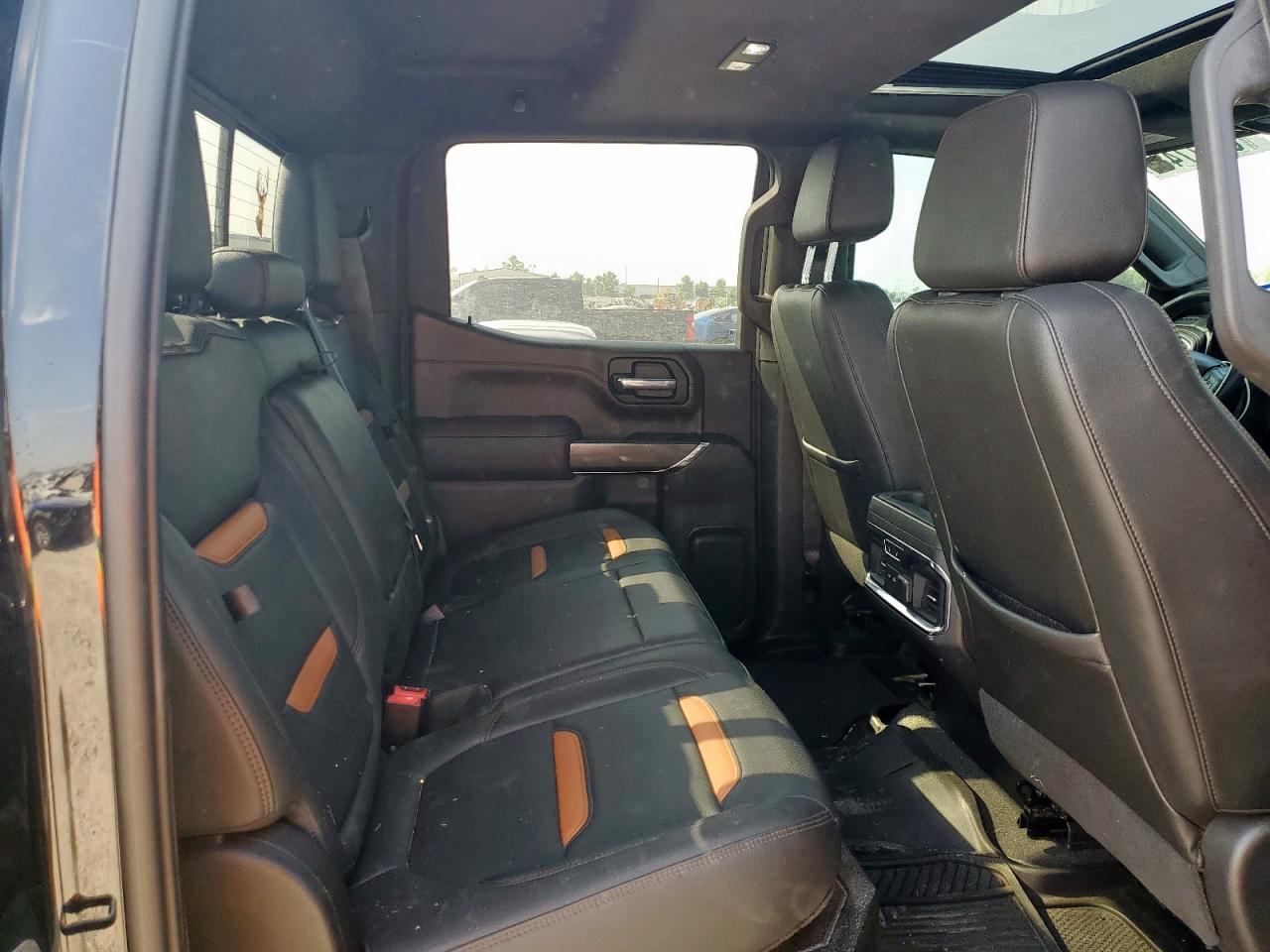 GMC Sierra K1500 At4 Image 5