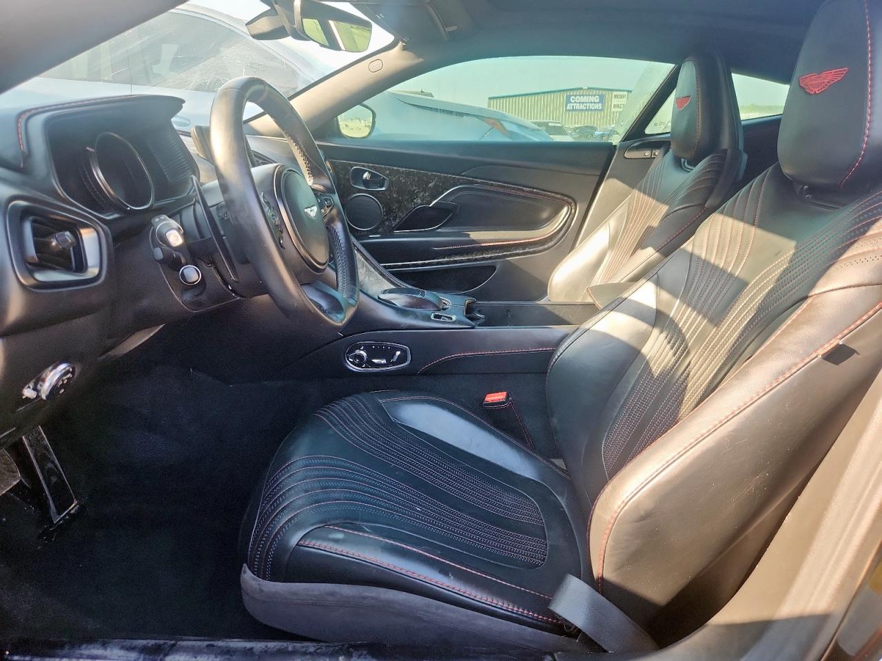 Aston Martin DB11 Image 8