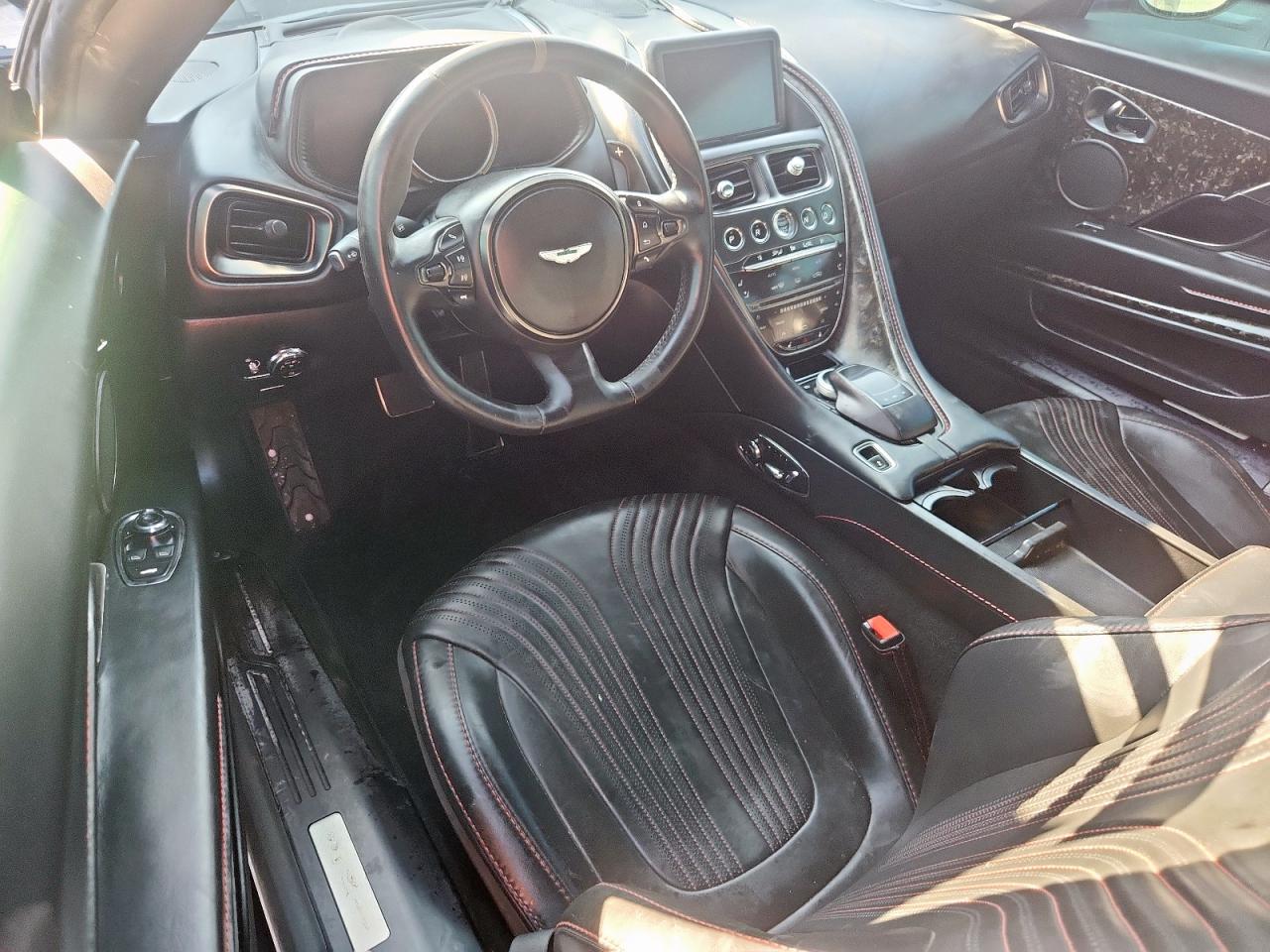 Aston Martin DB11 Image 10