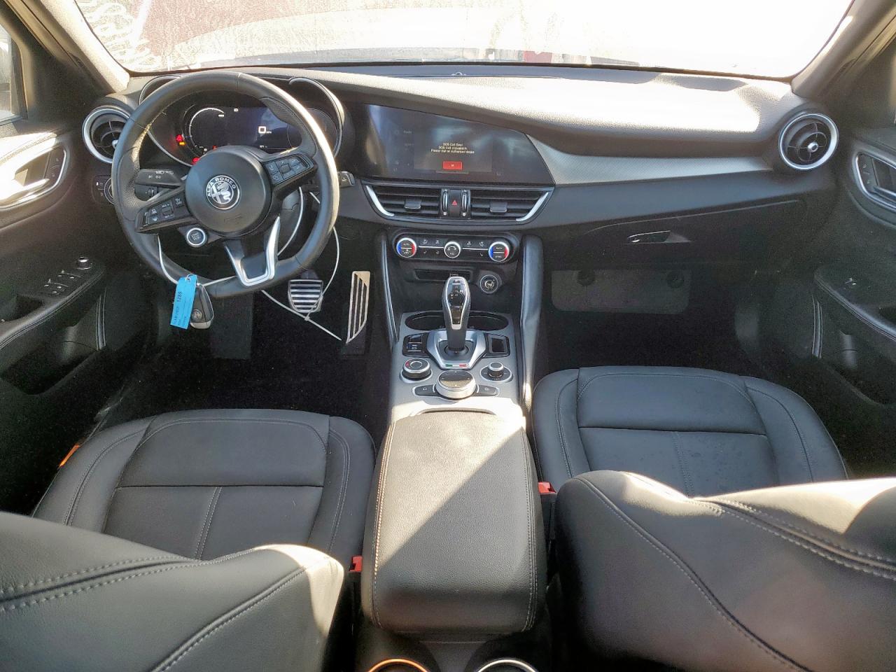 Alfa Romeo Giulia Ti Image 8