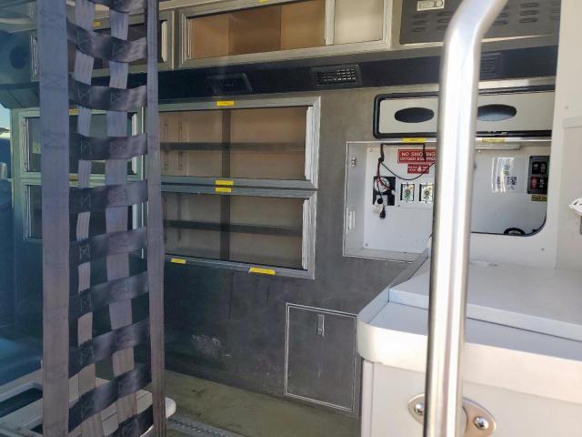 Ford Transit T-250 Image 9