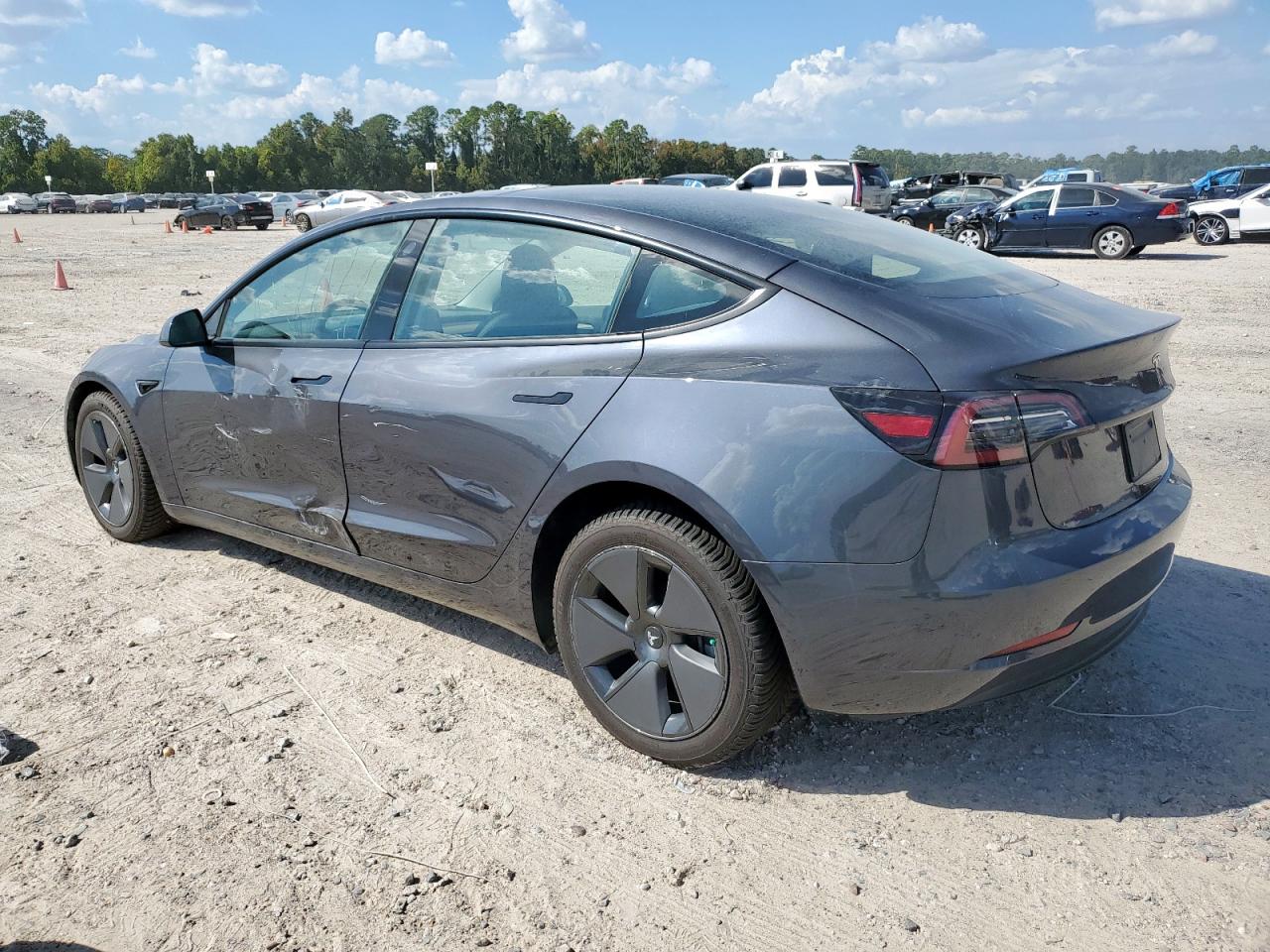 Tesla Model 3 Image 11