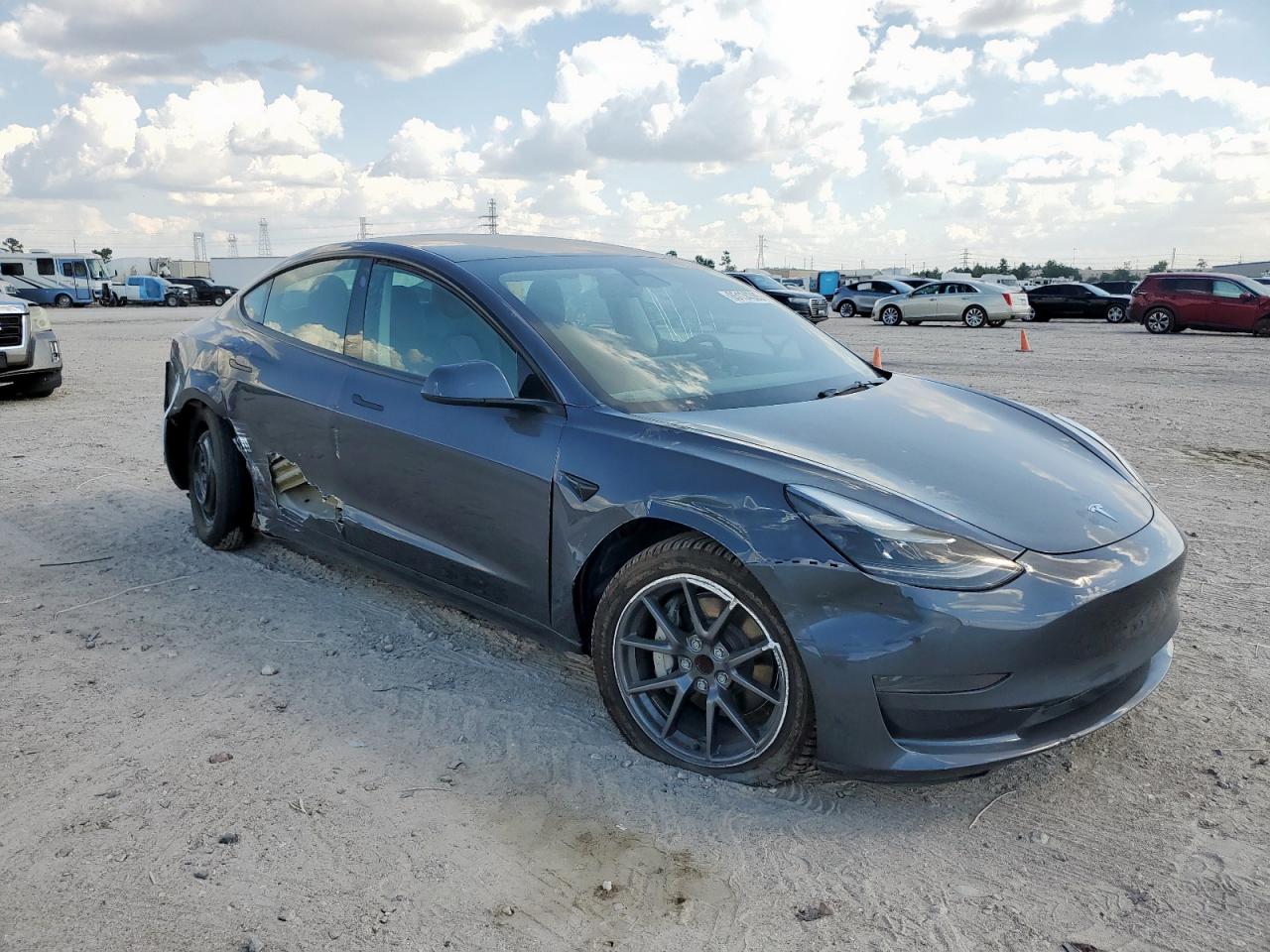 Tesla Model 3 Image 3