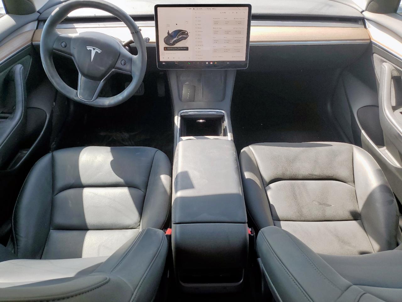 Tesla Model 3 Image 7