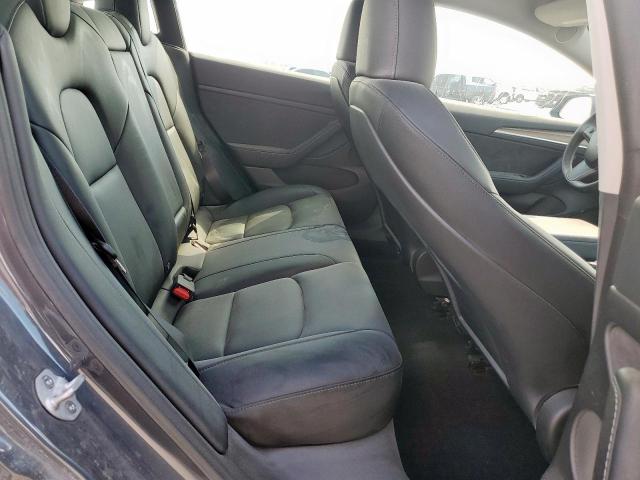 Tesla Model 3 Image 10