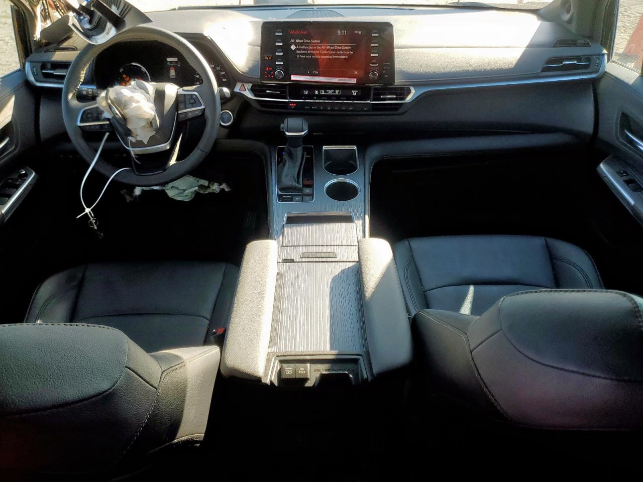 Toyota Sienna Xse Image 2