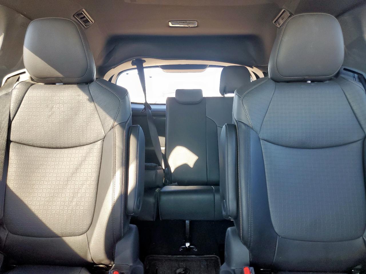 Toyota Sienna Xse Image 10