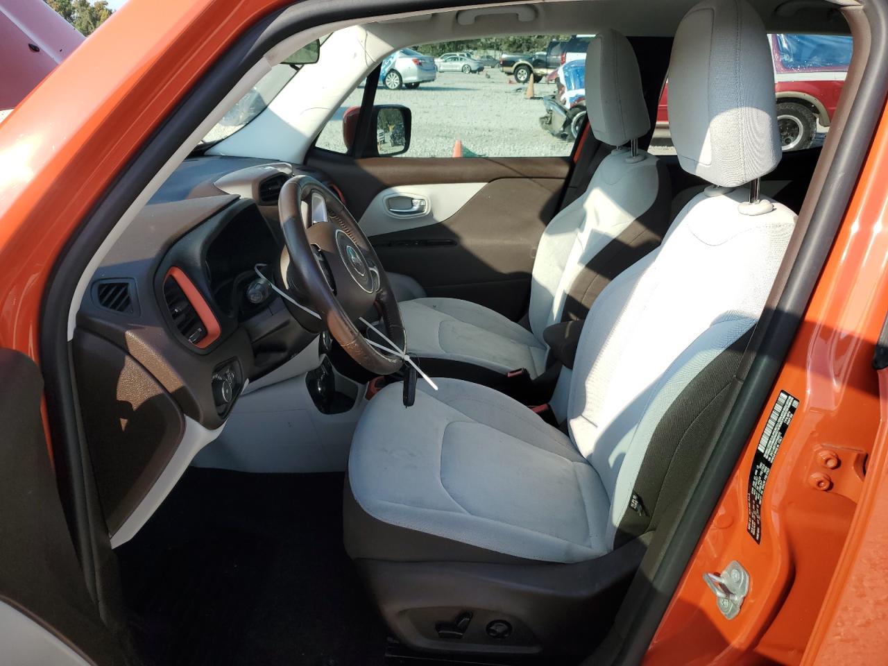 Jeep Renegade Latitude Image 11