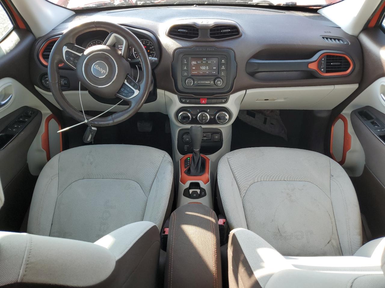 Jeep Renegade Latitude Image 8