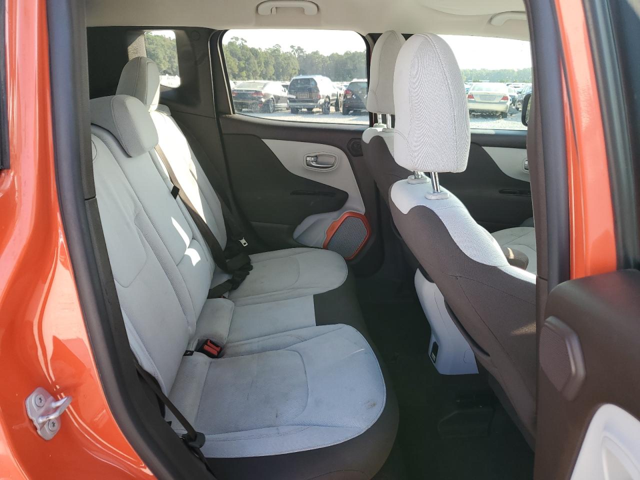 Jeep Renegade Latitude Image 12