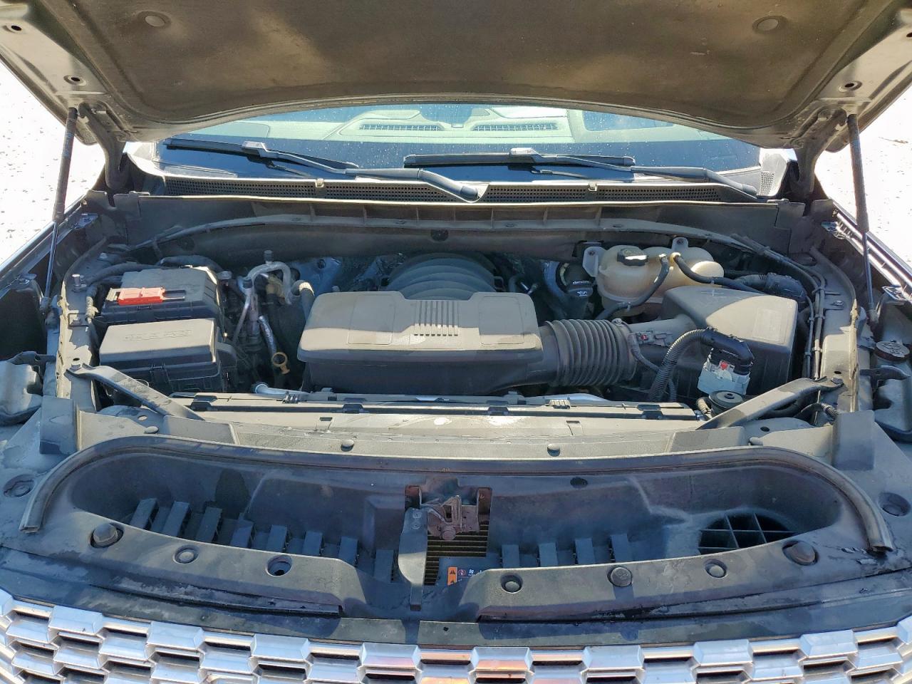 GMC Yukon Denali Image 9