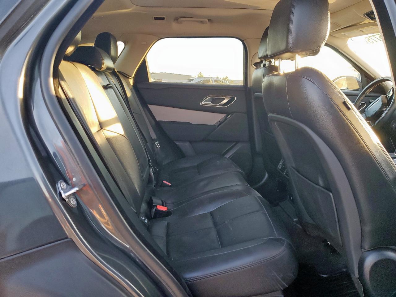 Land Rover Range Rover S Image 8