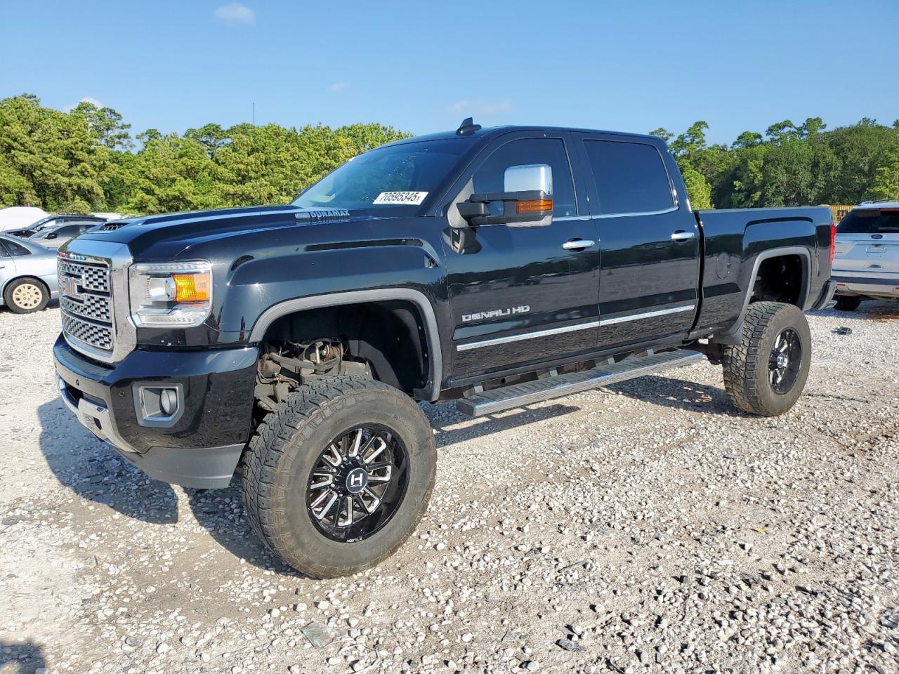 GMC Sierra K2500 Denali Image 1