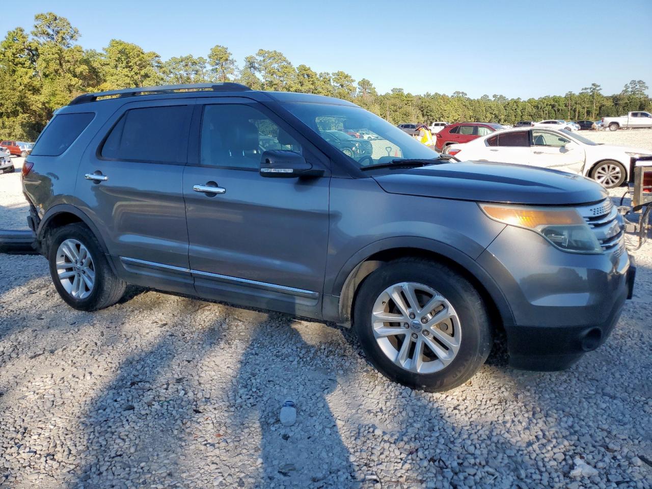 Ford Explorer Xlt Image 7
