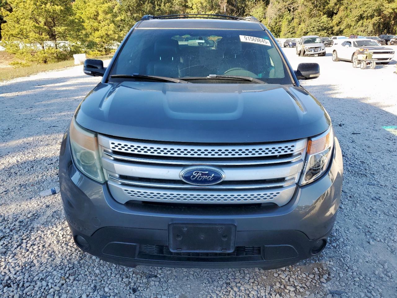 Ford Explorer Xlt Image 10