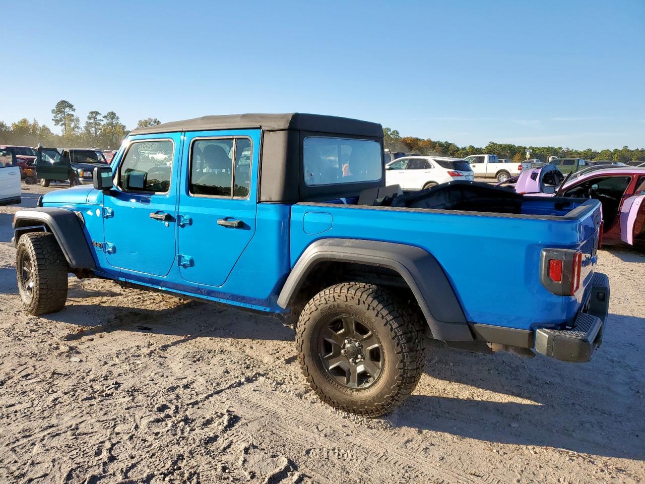 Jeep Gladiator Sport Image 8