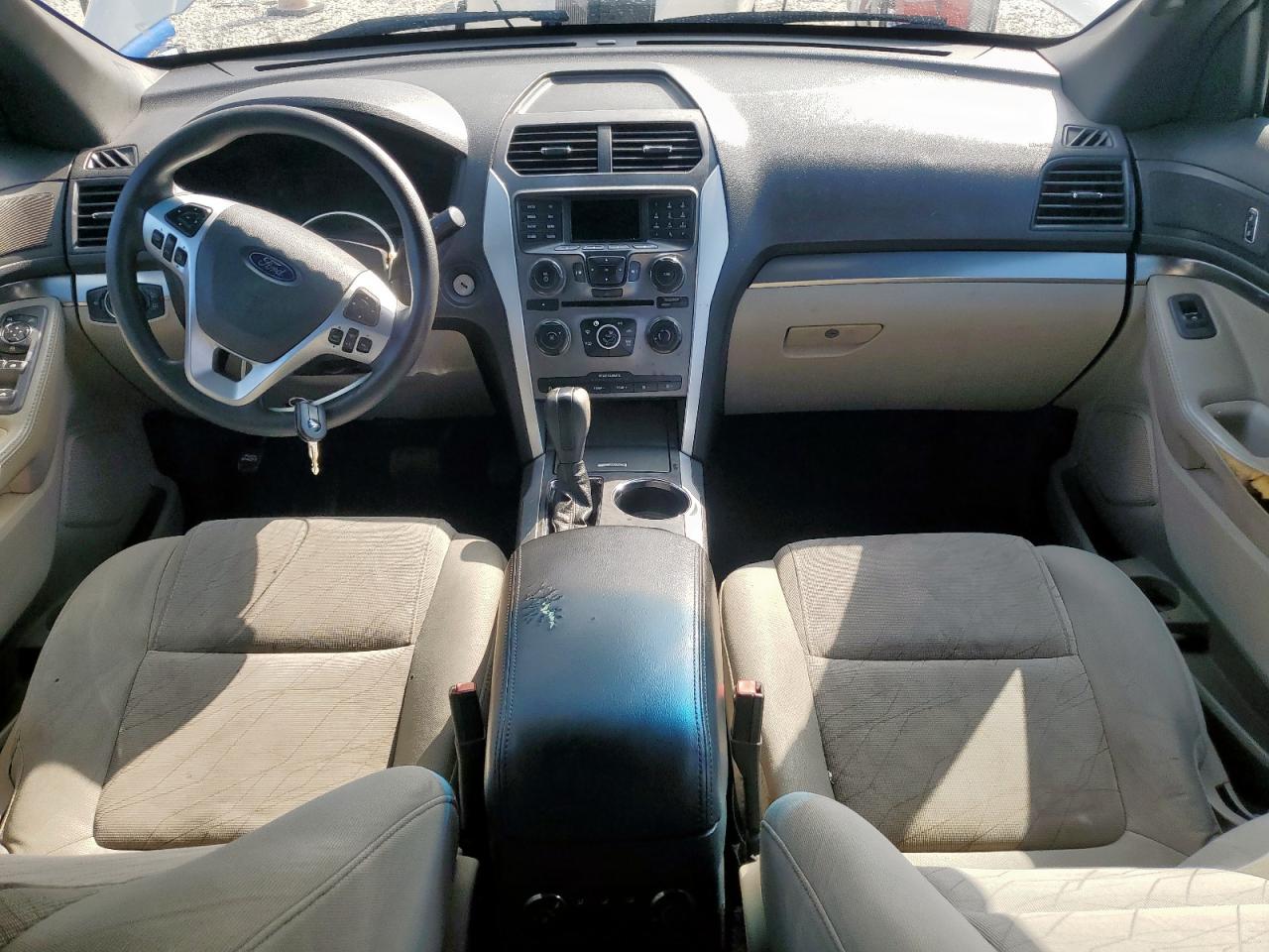 Ford Explorer Image 2