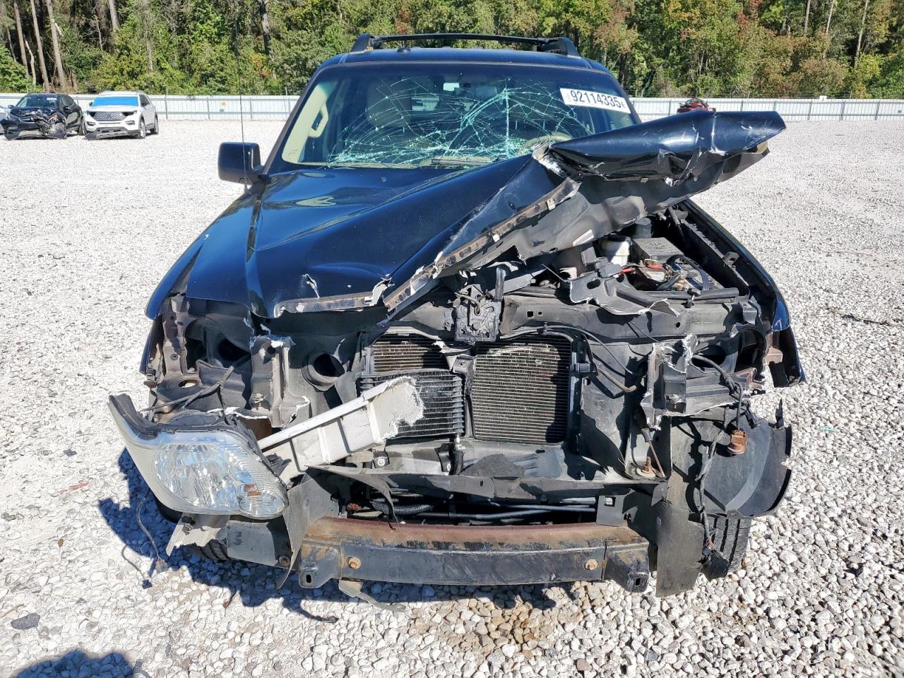 Ford Explorer Limited Image 4