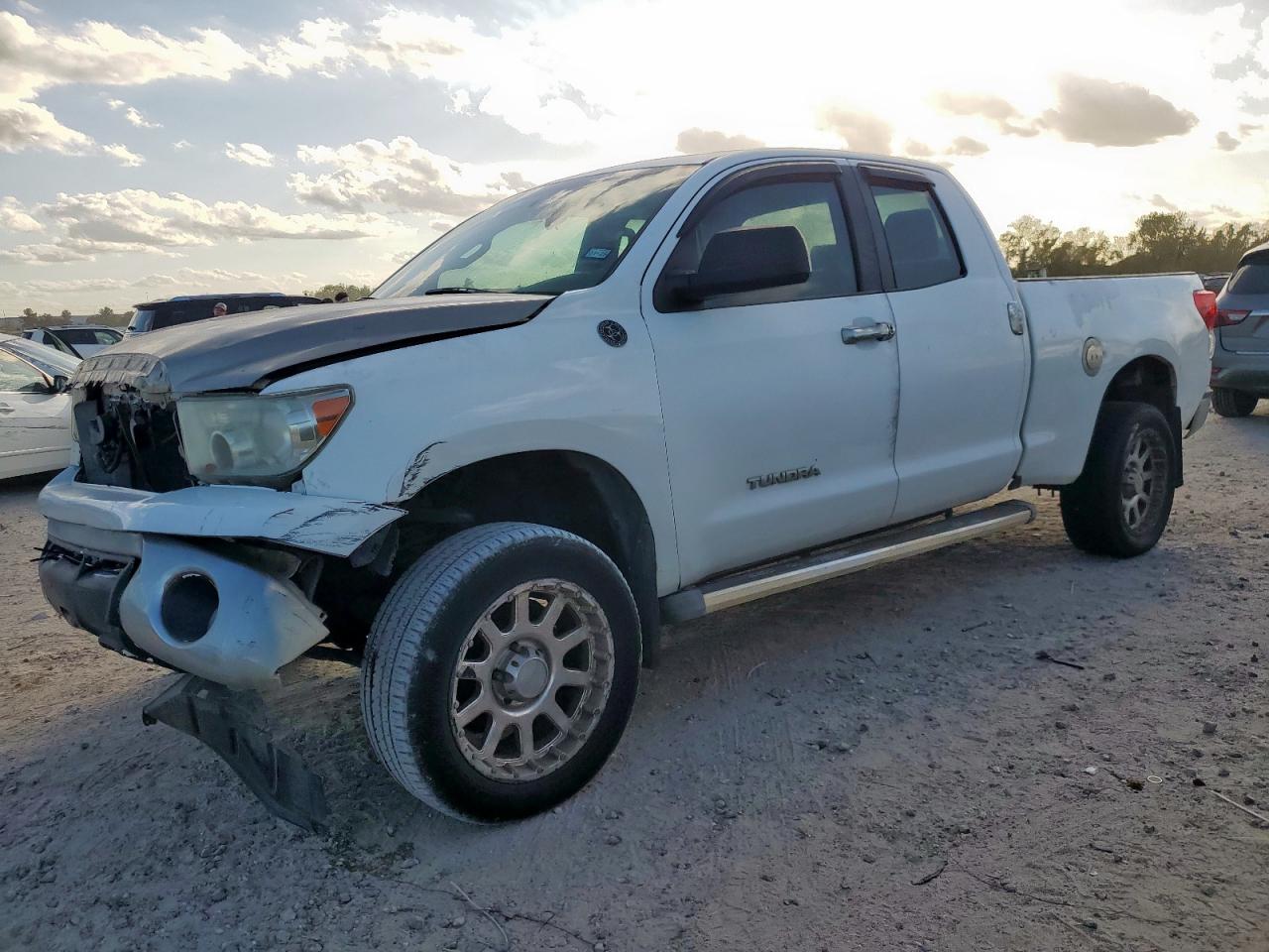 Toyota Tundra Double Cab Sr5 Image 1