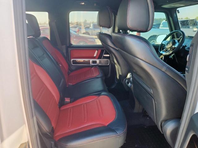 Mercedes-Benz G-Class 550 Image 13