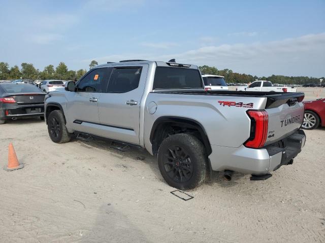Toyota Tundra Crewmax Limited Image 3