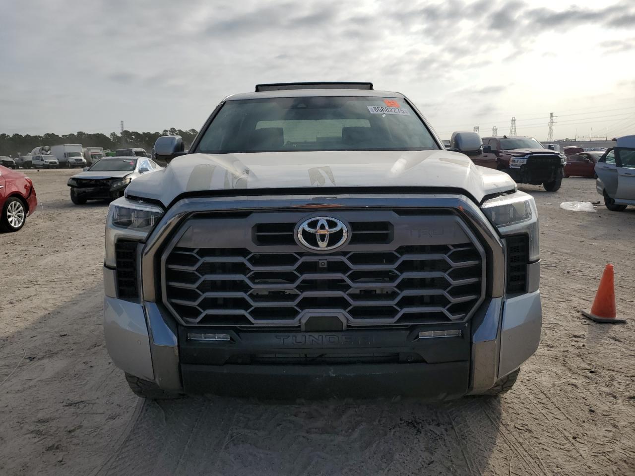 Toyota Tundra Crewmax Limited Image 11