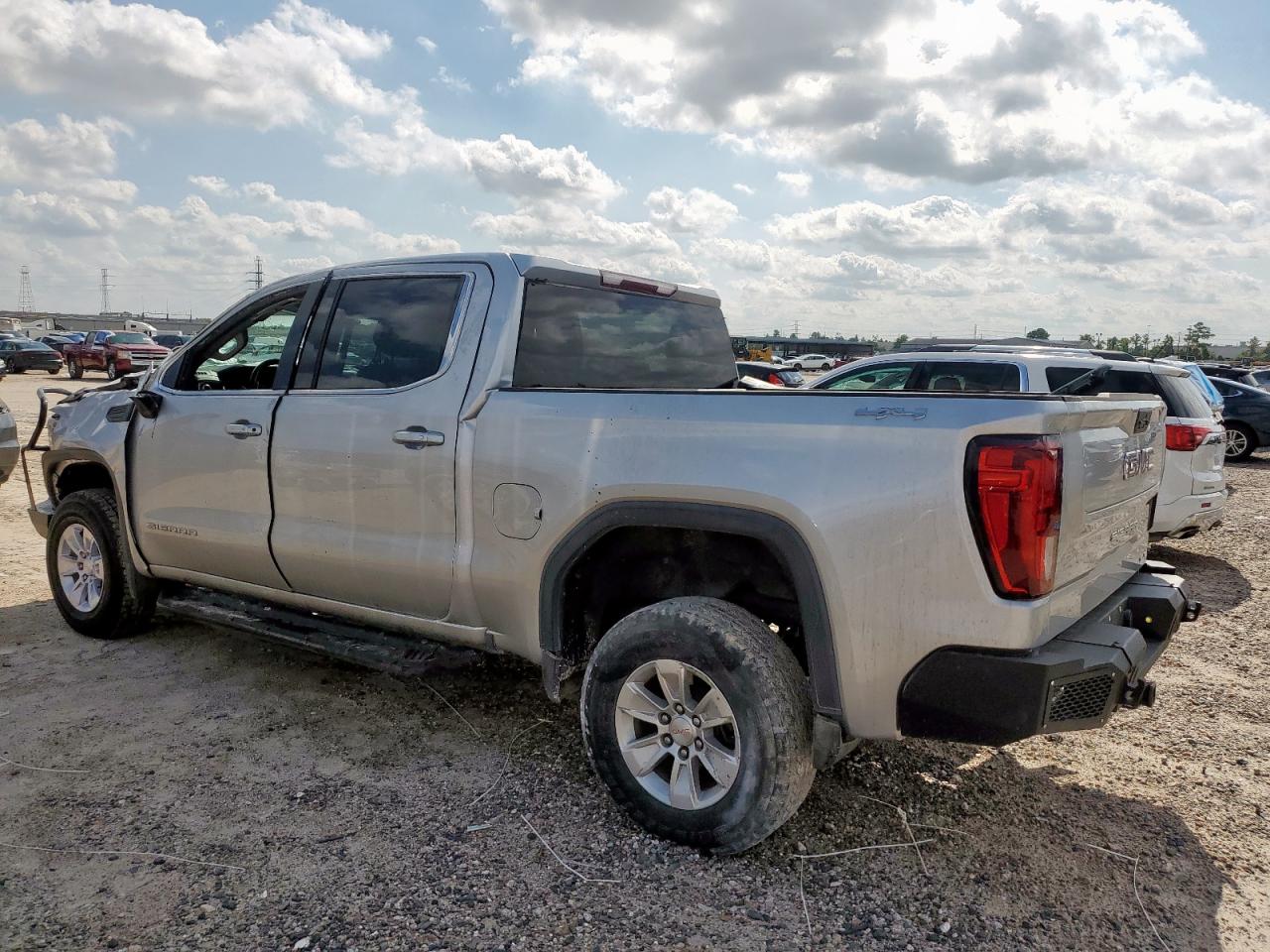 GMC Sierra K1500 Sle Image 2