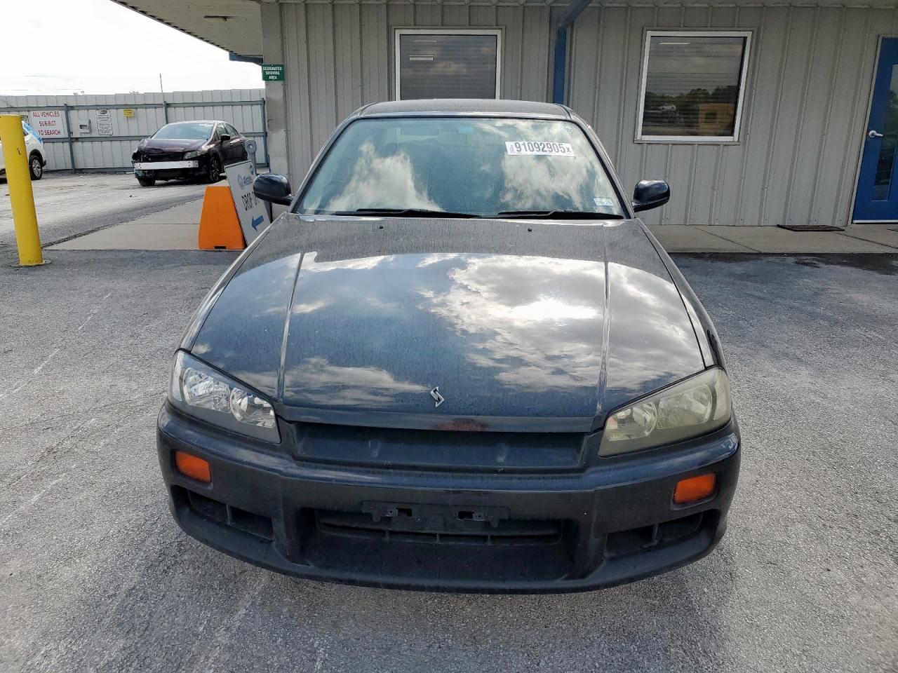 Nissan Skyline Image 10