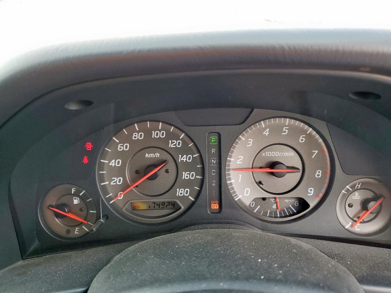 Nissan Skyline Image 4