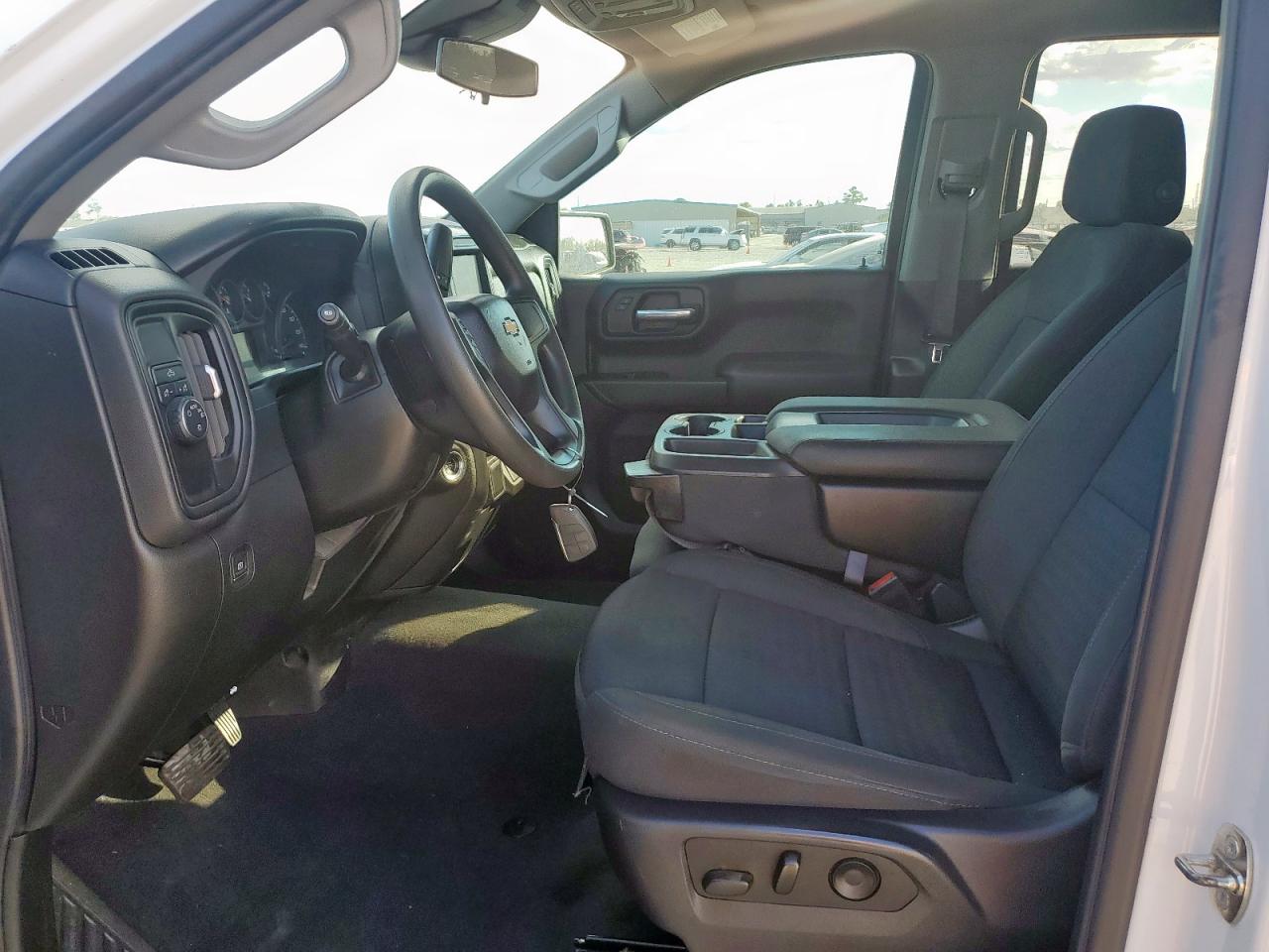 Chevrolet Silverado C1500 Custom Image 4