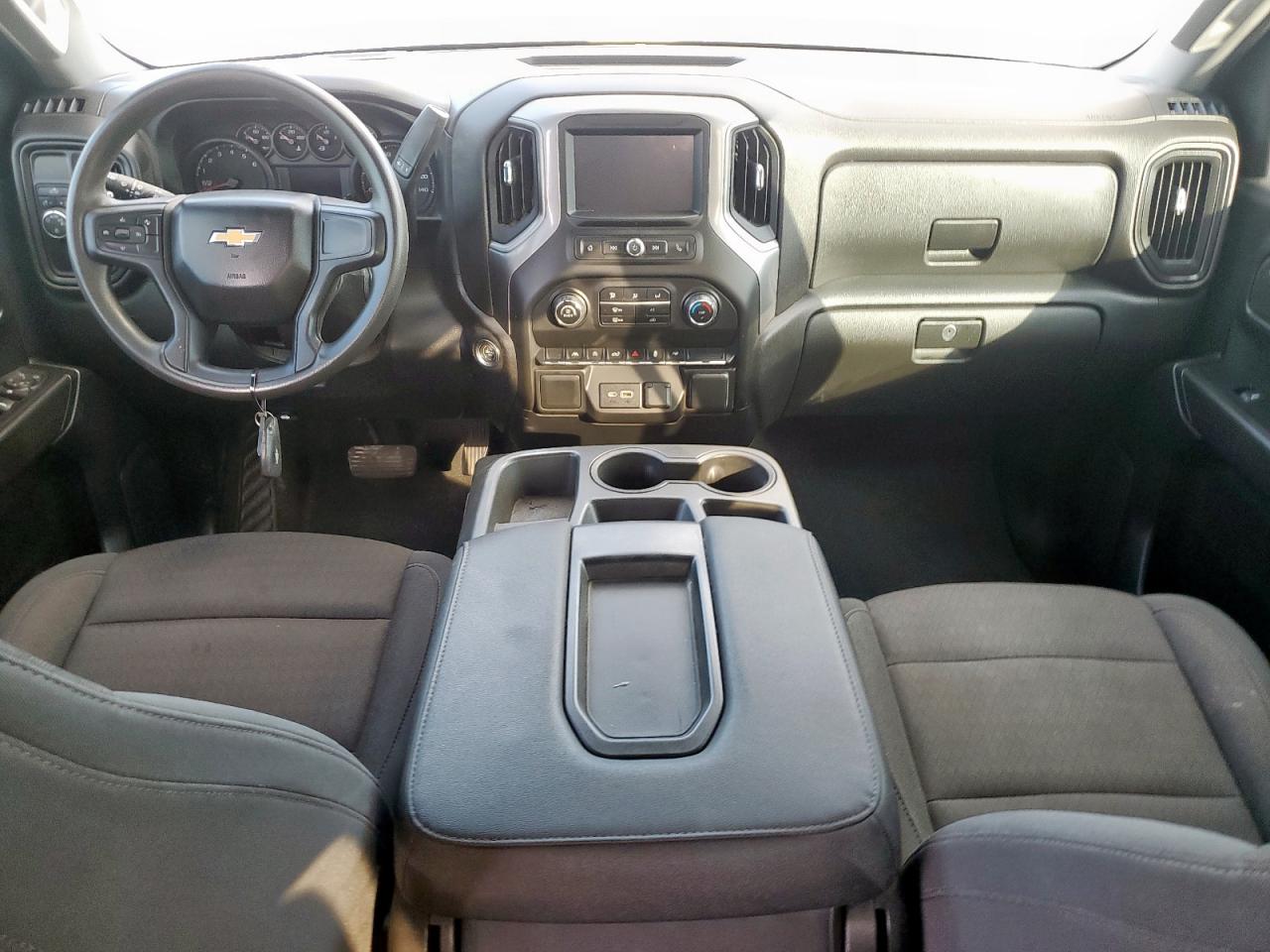 Chevrolet Silverado C1500 Custom Image 6