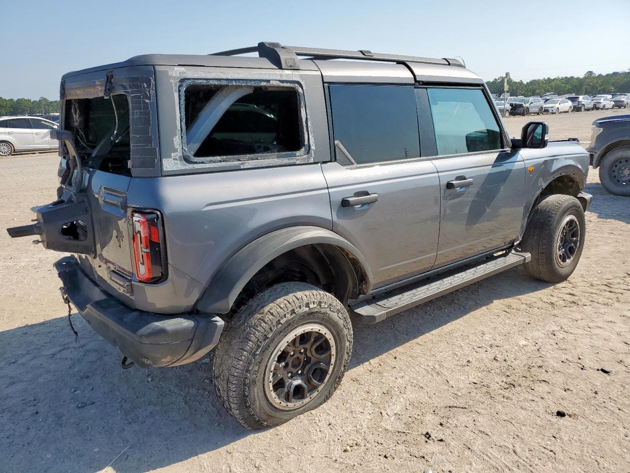 Ford Bronco Base Image 7