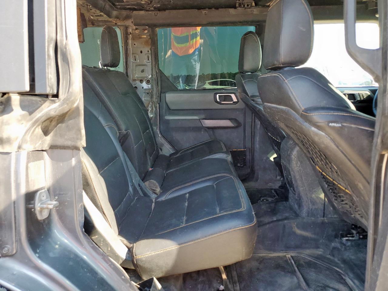 Ford Bronco Base Image 11