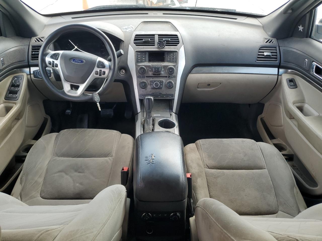 Ford Explorer Image 4