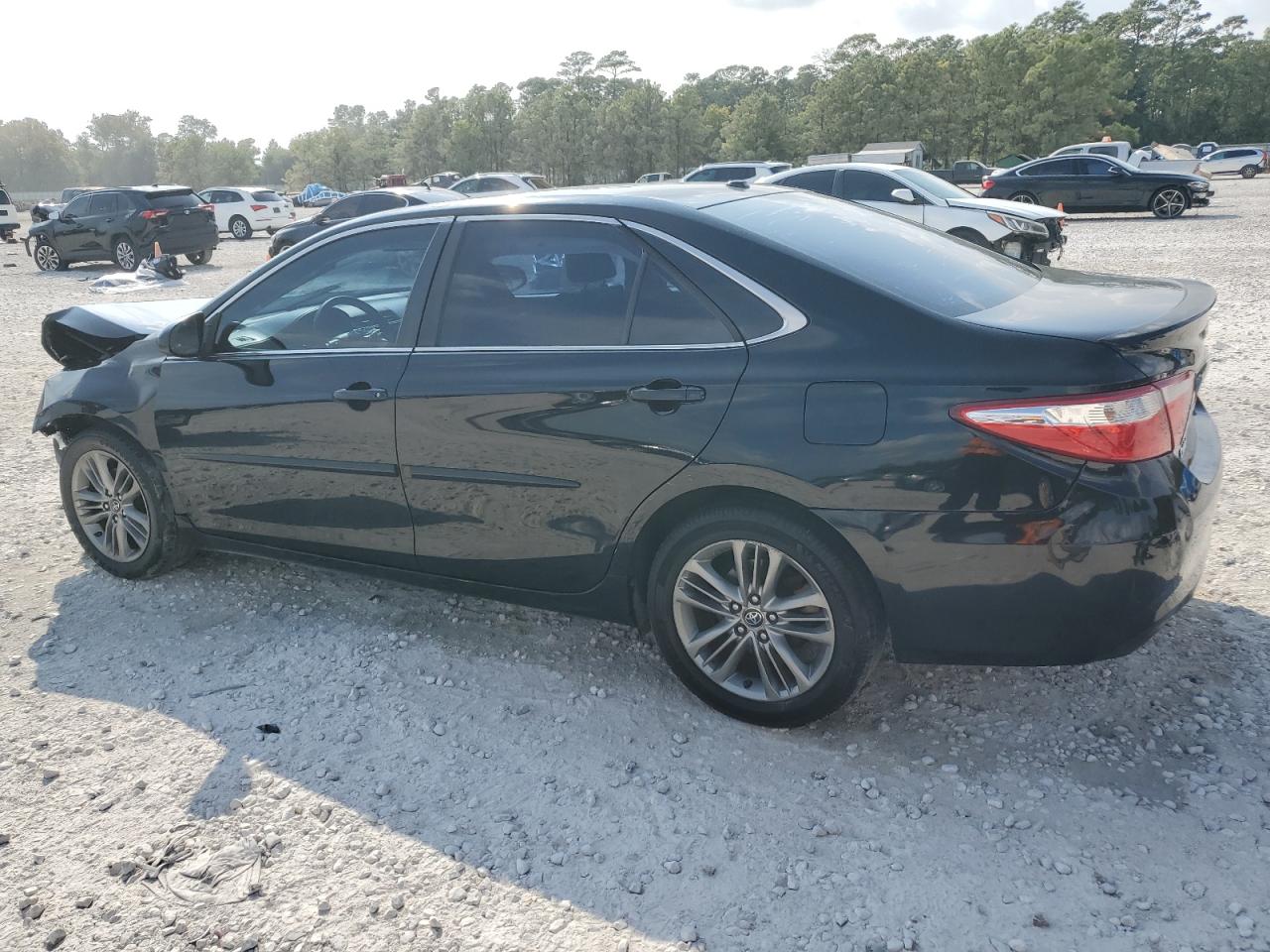 Toyota Camry Le Image 12