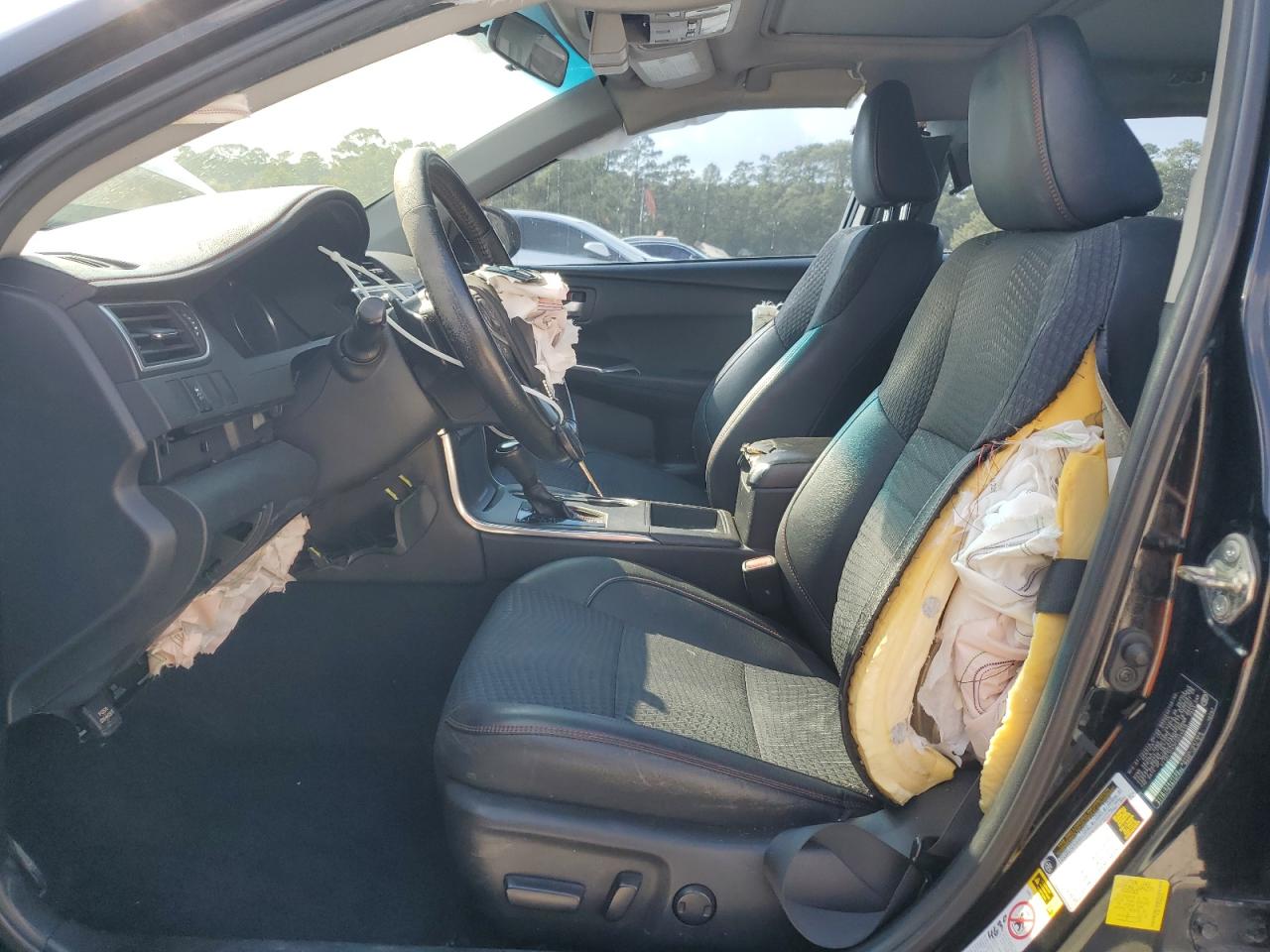 Toyota Camry Le Image 2