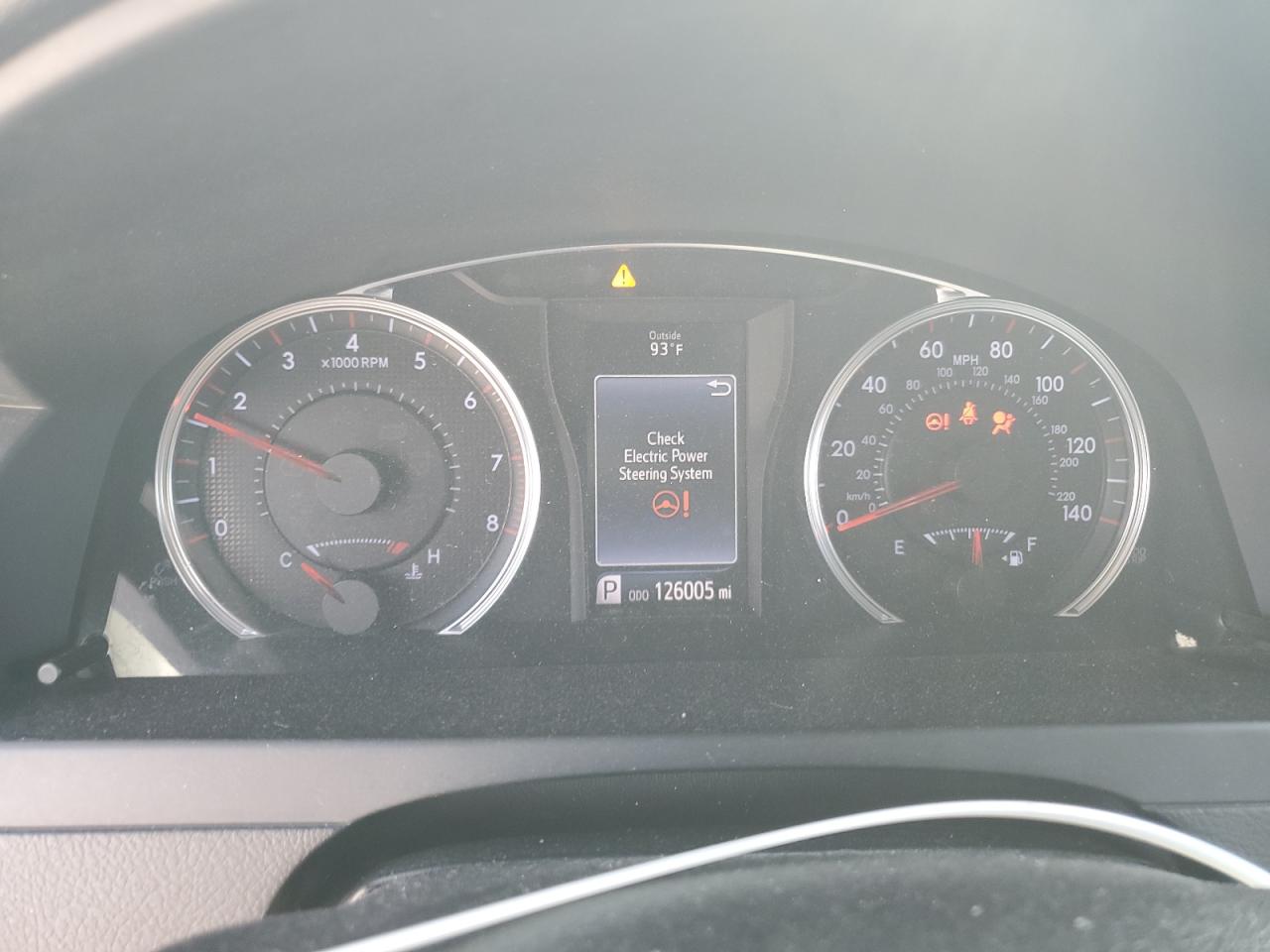 Toyota Camry Le Image 4