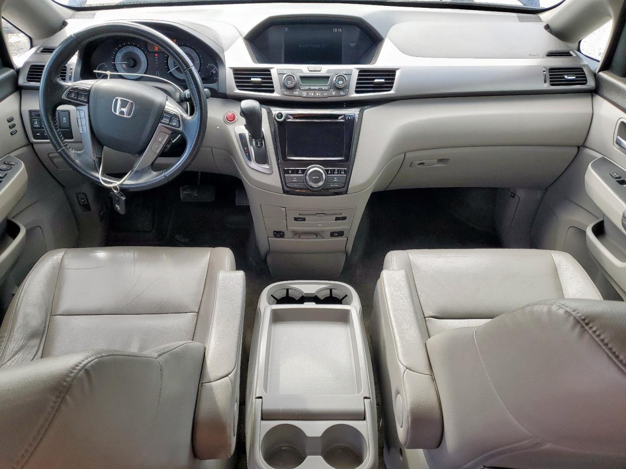 Honda Odyssey Touring Image 5