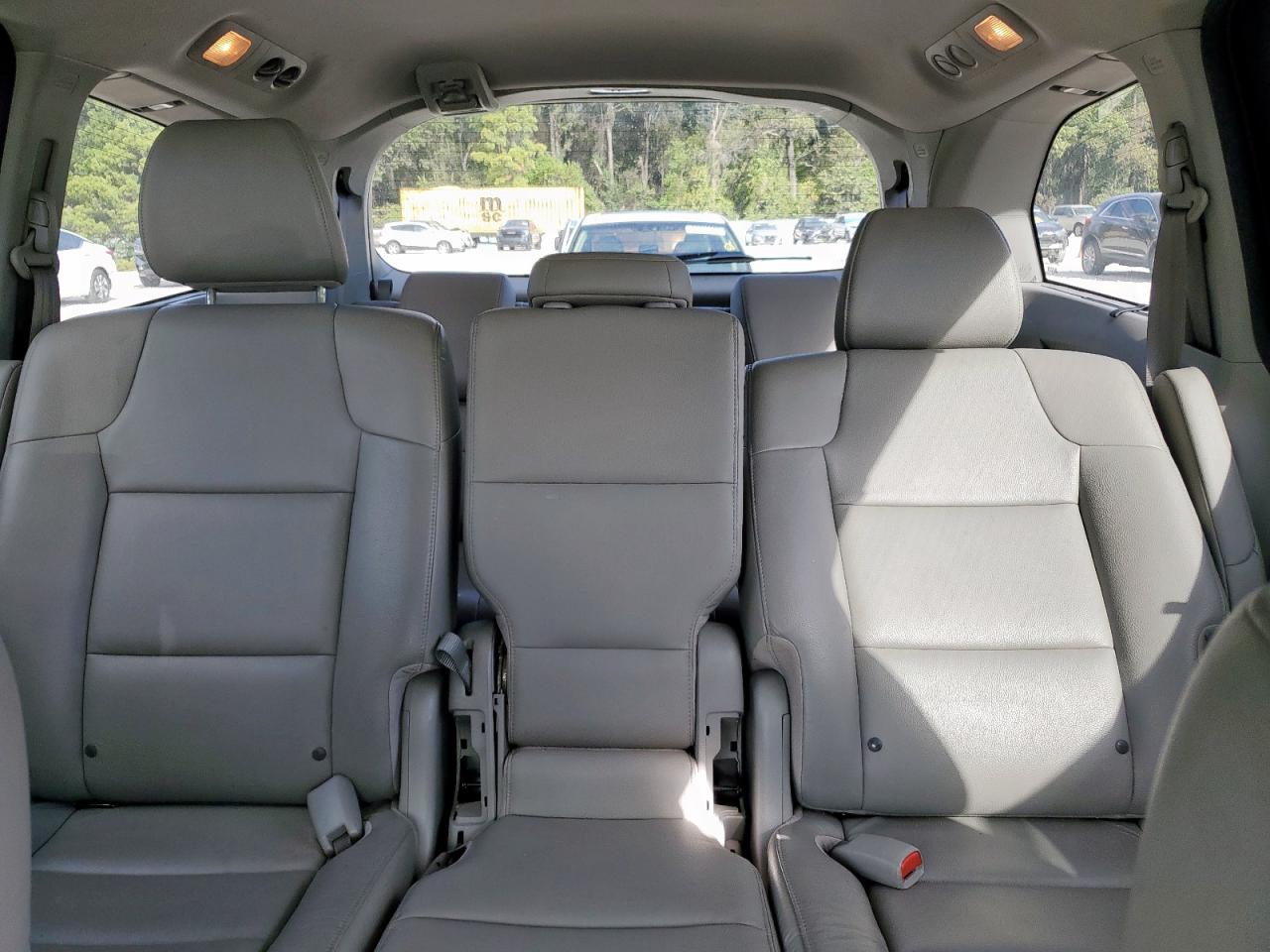 Honda Odyssey Touring Image 10