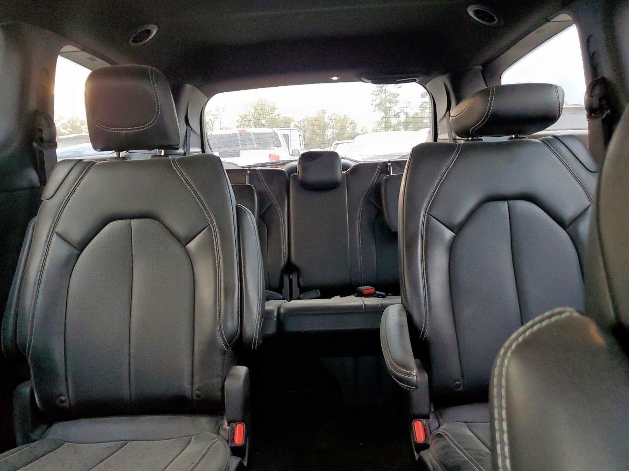 Chrysler Minivan Lx Image 8