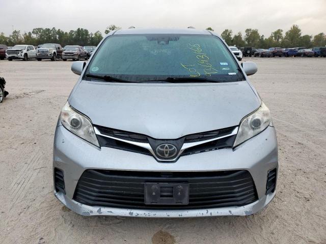 Toyota Sienna Le Image 12