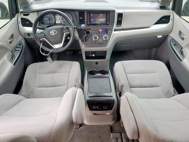 Toyota Sienna Le Image 4