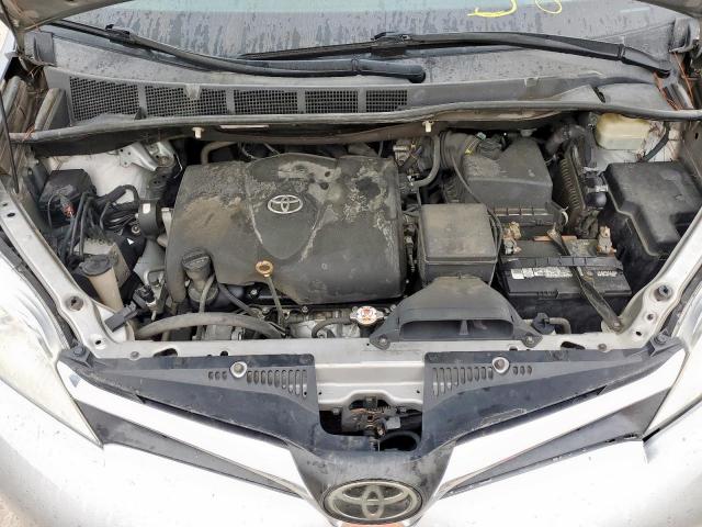 Toyota Sienna Le Image 10