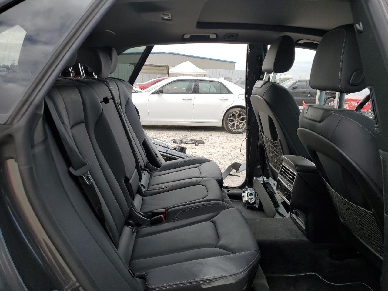 Audi Q8 Prestige S-line Image 9